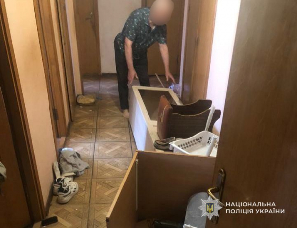 Трощив майно та штовхав рідних: будучи під наркотиками агресивний чоловік влаштував конфлікт у Тернополі