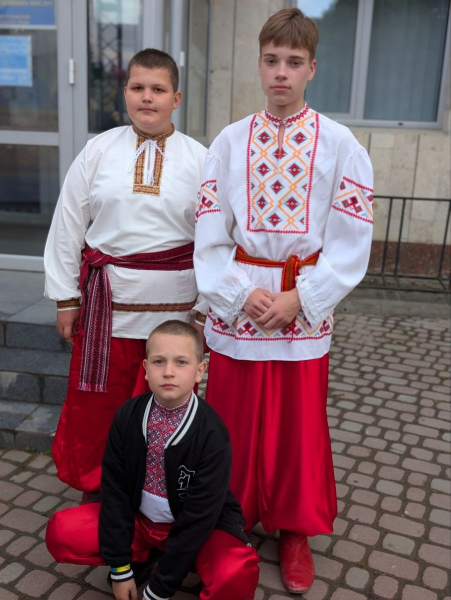 У Підволочиську відбувся благодійний фестиваль Зеленого борщу на підтримку ЗСУ (фото)