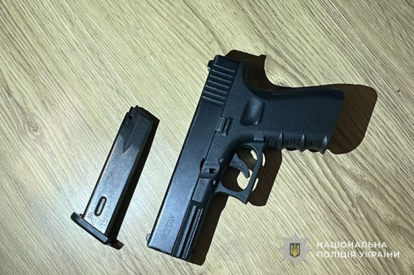 Стріляв і погрожував вбити сім’ю: спецоперацію із затримання провели у Тернополі