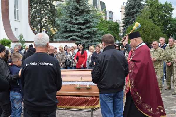 У Чорткові зустріли «на щиті» захисника Анатолія Марчака (фото)