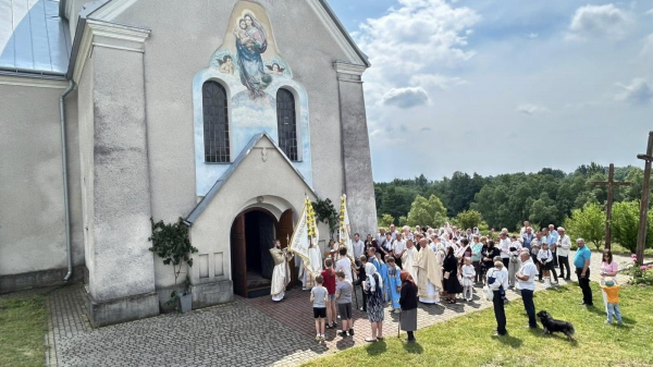 Церкві понад 420 років: на Зборівщині відбулося унікальне богослужіння (ФОТО)