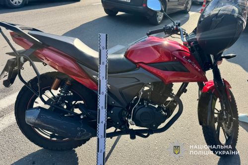 Не розминулися юний мотоцикліст та водій легковика: ДТП у Тернополі