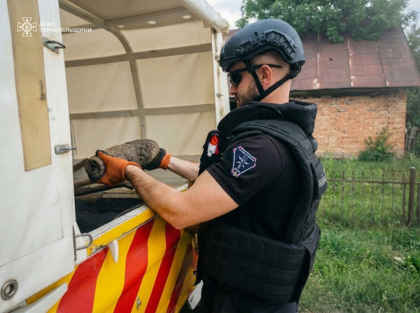 Вогонь і вибухівка: як минула доба для рятувальників Тернопільщини (фото)