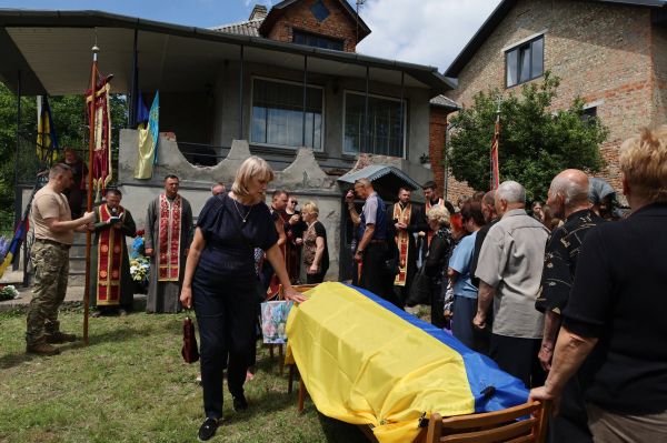 У Петрикові попрощалися із захисником Сергієм Оліярчуком (фото)