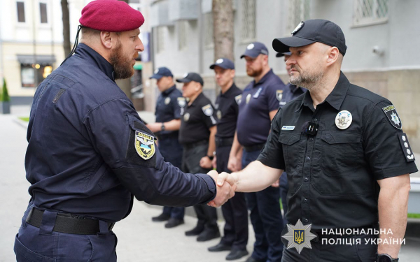 Поліції Тернопільщини передали нові службові авто та мобільні криміналістичні лабораторії (фото)