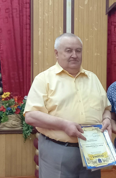 У ТСШ №29 подякували директору Анатолію Васильовичу за багаторічну працю (фото)