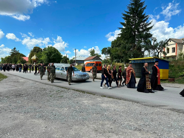 Козівська громада попрощалася із 36-річним захисником Богданом Бакулінським (фото)