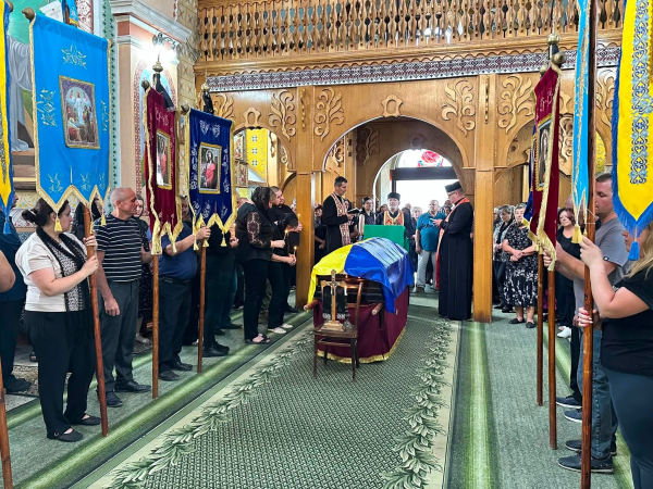 Козівська громада попрощалася із 36-річним захисником Богданом Бакулінським (фото)