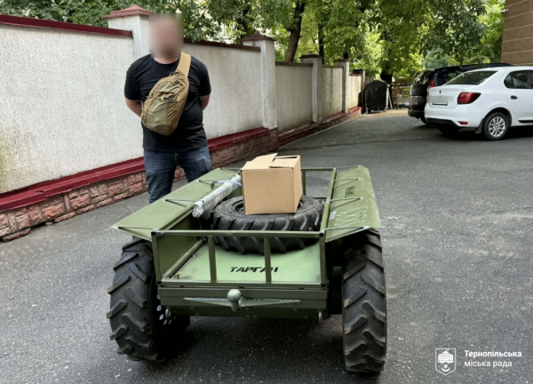 Тернопільська громада передала військовим роботизовані комплекси «ТАРГАН 200»
