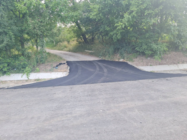У Бережанах завершують ремонтні роботи на основних дорогах міста (фото)