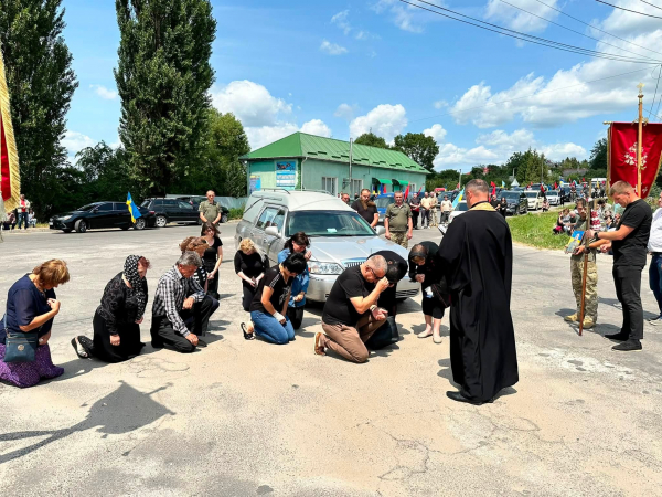«На щиті» до Козівської громади повернувся захисник Михайло Завиташ (фото)