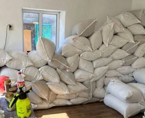 На Чортківщині викрили підпільне виробництво тютюну: вилучили понад 3,3 тонни сировини (фото)
