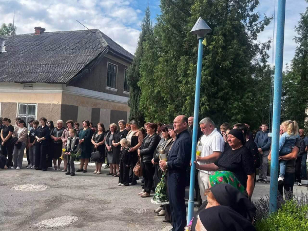 На Чортківщині відкрили меморіальну дошку полеглому захиснику Василю Маціборку (фото)