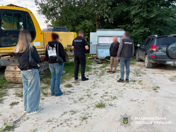 Понад 53 тисячі кубометрів піску незаконно видобули на Тернопільщині: трьом фігурантам оголосили підозру (фото, відео)