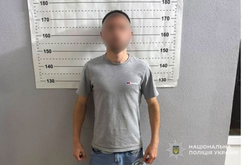 Побилися через дівчину: на Тернопільщині 20-річного чоловіка затримала поліція (фото)