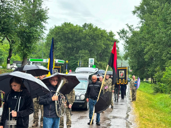 На Тернопільщині в останню путь провели захисника Володимира Сторожука (фото)