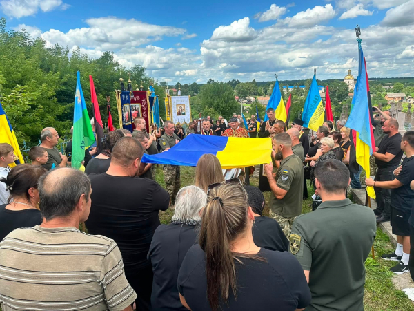 Козівська громада попрощалася із 36-річним захисником Богданом Бакулінським (фото)