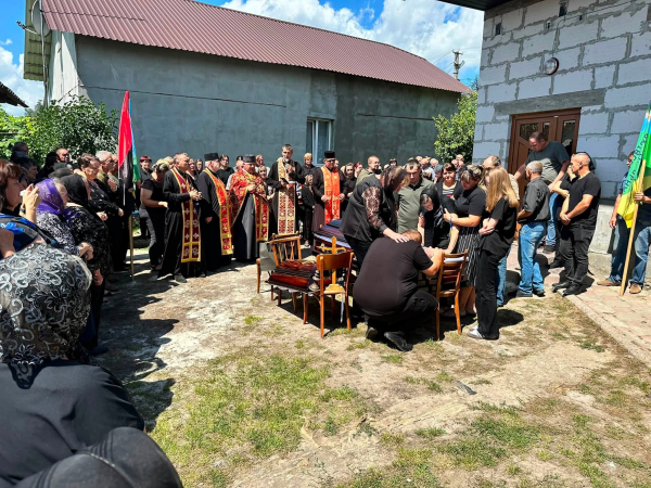 Козівська громада попрощалася із 36-річним захисником Богданом Бакулінським (фото)