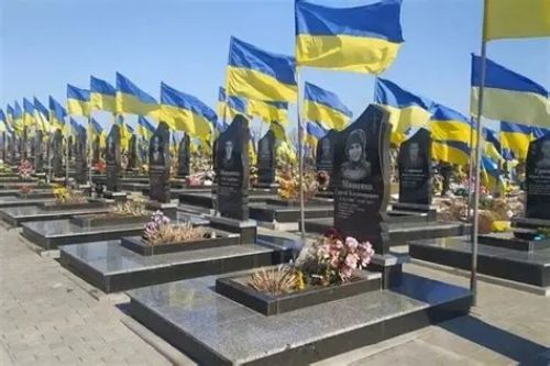 На Тернопільщині хочуть запровадити єдиний стандарт поховання полеглих захисників