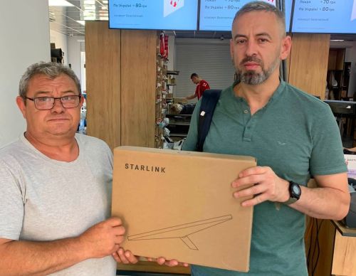 Волонтери «Української команди» передали Starlink для 105-ї бригади (фото)