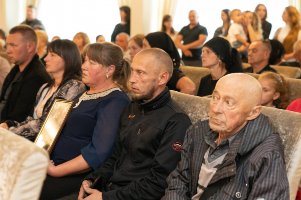 На Тернопільщині посмертно нагородили 46 полеглих захисників України (фото)