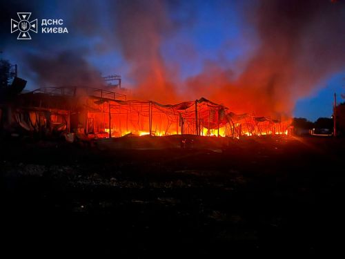 Внаслідок російської атаки в ніч на 30 липня у Києві 1 людина загинула, ще 2 — постраждали (фото)