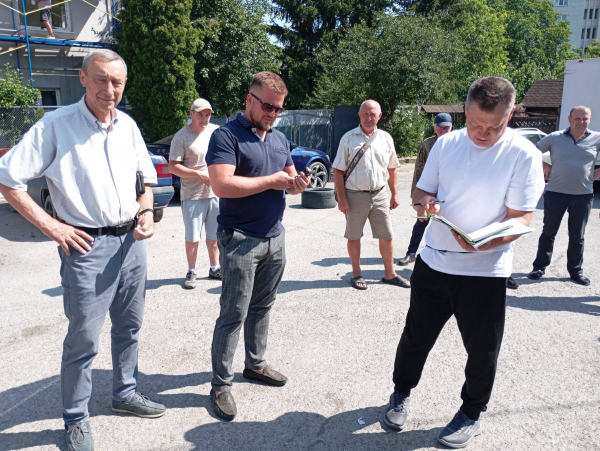 Чиновники з Тернопільщини їдуть на Донеччину для будівництва оборонних споруд (фото)
