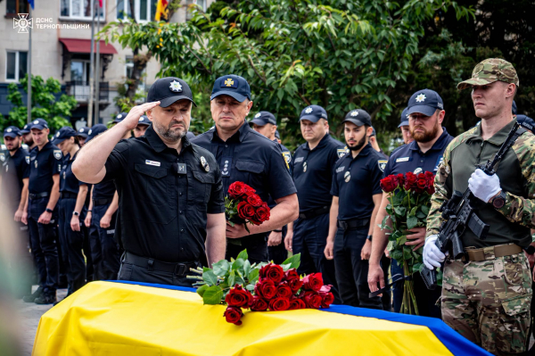 У Тернополі в останню путь провели старшого сержанта поліції Івана Нагайовського (фото)