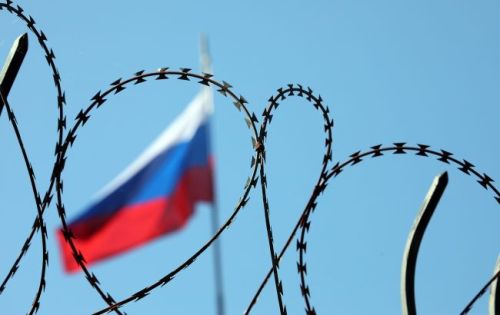 Нові санкції ЄС уже вдарили по російських банках: виникли проблеми з міжнародними переказами