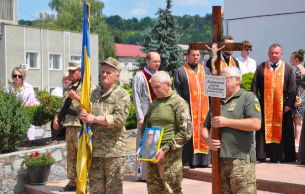 29-річний захисник із Чортківщини загинув через два тижні після весілля: громада повідомила дату похорону