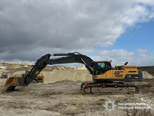 Понад 53 тисячі кубометрів піску незаконно видобули на Тернопільщині: трьом фігурантам оголосили підозру (фото, відео)