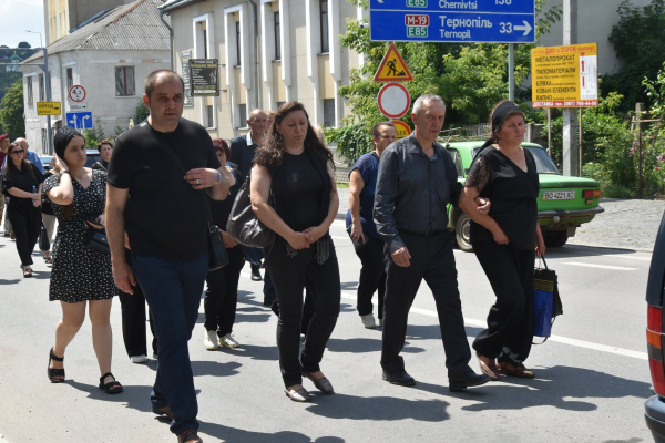 Теребовлянська громада провела в останню путь полеглого захисника Михайла Волочастого (фото)
