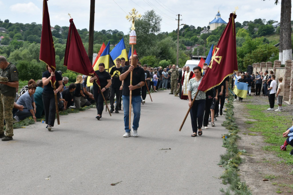 Бучацька громада попрощається із полеглим захисником Назарієм Таїровим (фото)