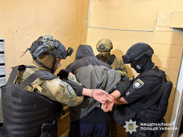 У Львові напали на військовослужбовців ТЦК та СП і розбили службове авто: підозрюваного взяли під варту, частина учасників вибачилася (фото, відео)