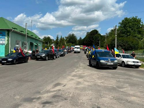 «На щиті» до Козівської громади повернувся захисник Михайло Завиташ (фото)