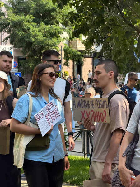 У Тернополі вийшли на мітинг проти відставки Федорова (фото, відео)