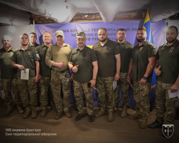 Командувач Сил ТрО Ігор Плахута вручив нагороди бійцям 105 бригади на Харківщині (фото)