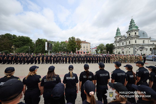 У Тернополі в останню путь провели старшого сержанта поліції Івана Нагайовського (фото)