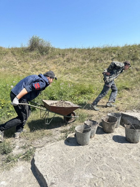 До однієї з найзагадковіших печер України на Тернопільщині з'їхалися студенти п'яти університетів (фото)