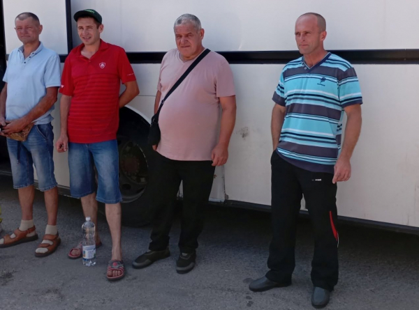 Чиновники з Тернопільщини їдуть на Донеччину для будівництва оборонних споруд (фото)