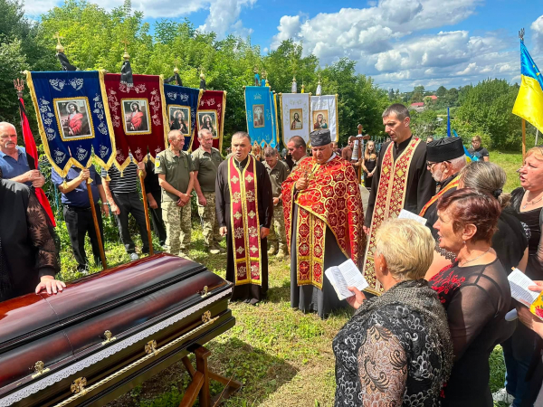 Козівська громада попрощалася із 36-річним захисником Богданом Бакулінським (фото)