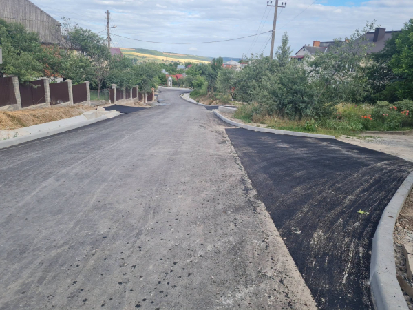 У Бережанах завершують ремонтні роботи на основних дорогах міста (фото)