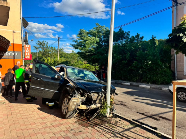 2,29 проміле алкоголю у крові: у Бучачі сталася ДТП з двома потерпілими (фото, відео)