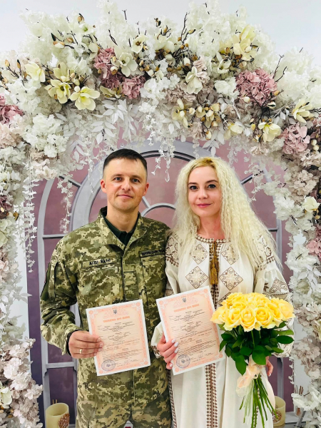 Попри війну – разом: у Тернополі військовий Михайло та Анастасія стали подружжям (фото)