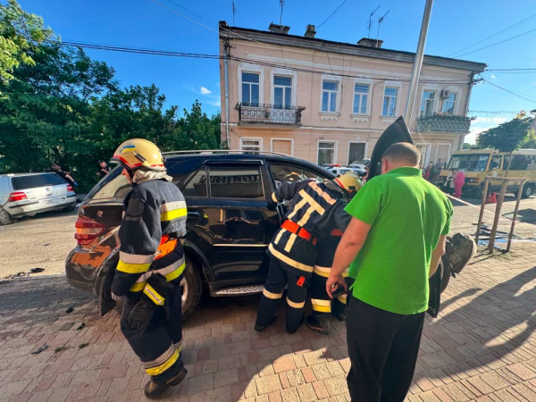 2,29 проміле алкоголю у крові: у Бучачі сталася ДТП з двома потерпілими (фото, відео)