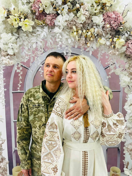 Попри війну – разом: у Тернополі військовий Михайло та Анастасія стали подружжям (фото)
