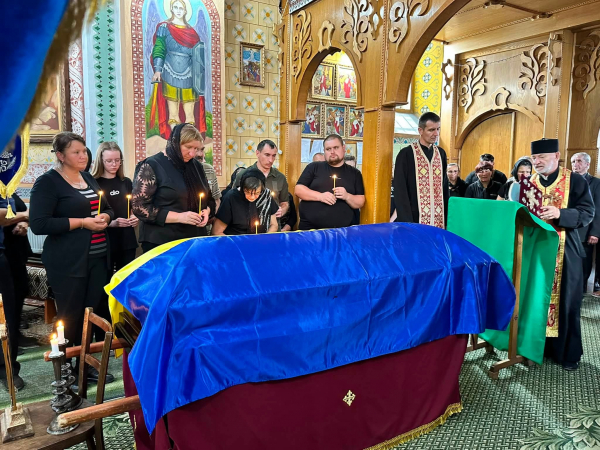 Козівська громада попрощалася із 36-річним захисником Богданом Бакулінським (фото)