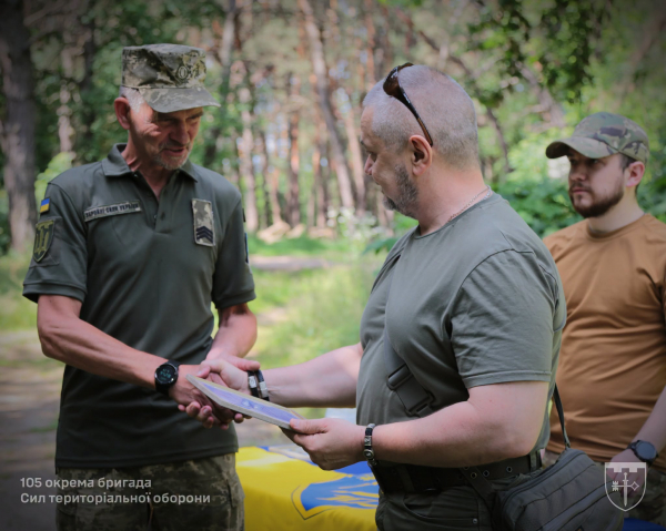 Тернопільські захисники, які воюють на передовій, отримали почесні нагороди (фото)