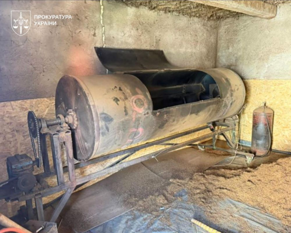 На Чортківщині викрили підпільне виробництво тютюну: вилучили понад 3,3 тонни сировини (фото)