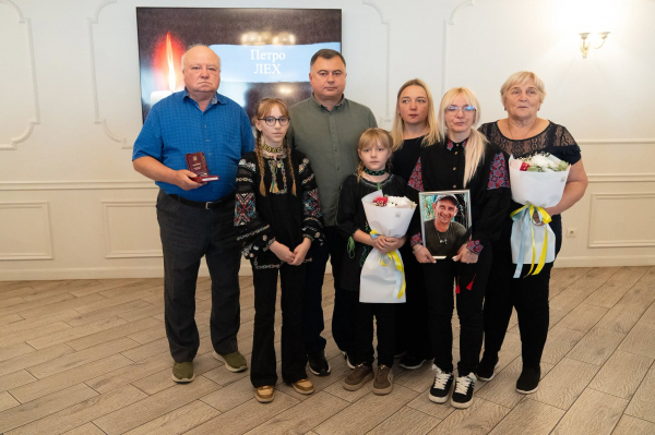 На Тернопільщині посмертно нагородили 46 полеглих захисників України (фото)